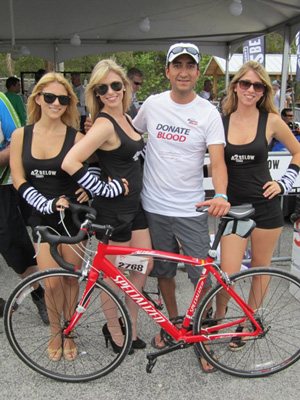 Julin & the RedRojas pits team - MS Ride to Key Largo, Fl - 2010