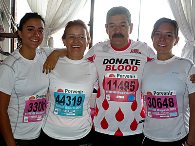 Digenes & Team Viteri at the Bogota Half Marathon - Bogota, Colombia - August 1, 2010