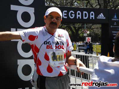 Digenes at the Finish line - Buenos Aires Marathon, Argentina - October 10, 2010