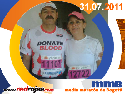 Digenes and Elsa before heading to the race - Bogot Half Marathon - July 31, 2011
