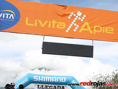Digenes and Elsa at the Livita Apie 10k-Ibarra - April 29, 2012